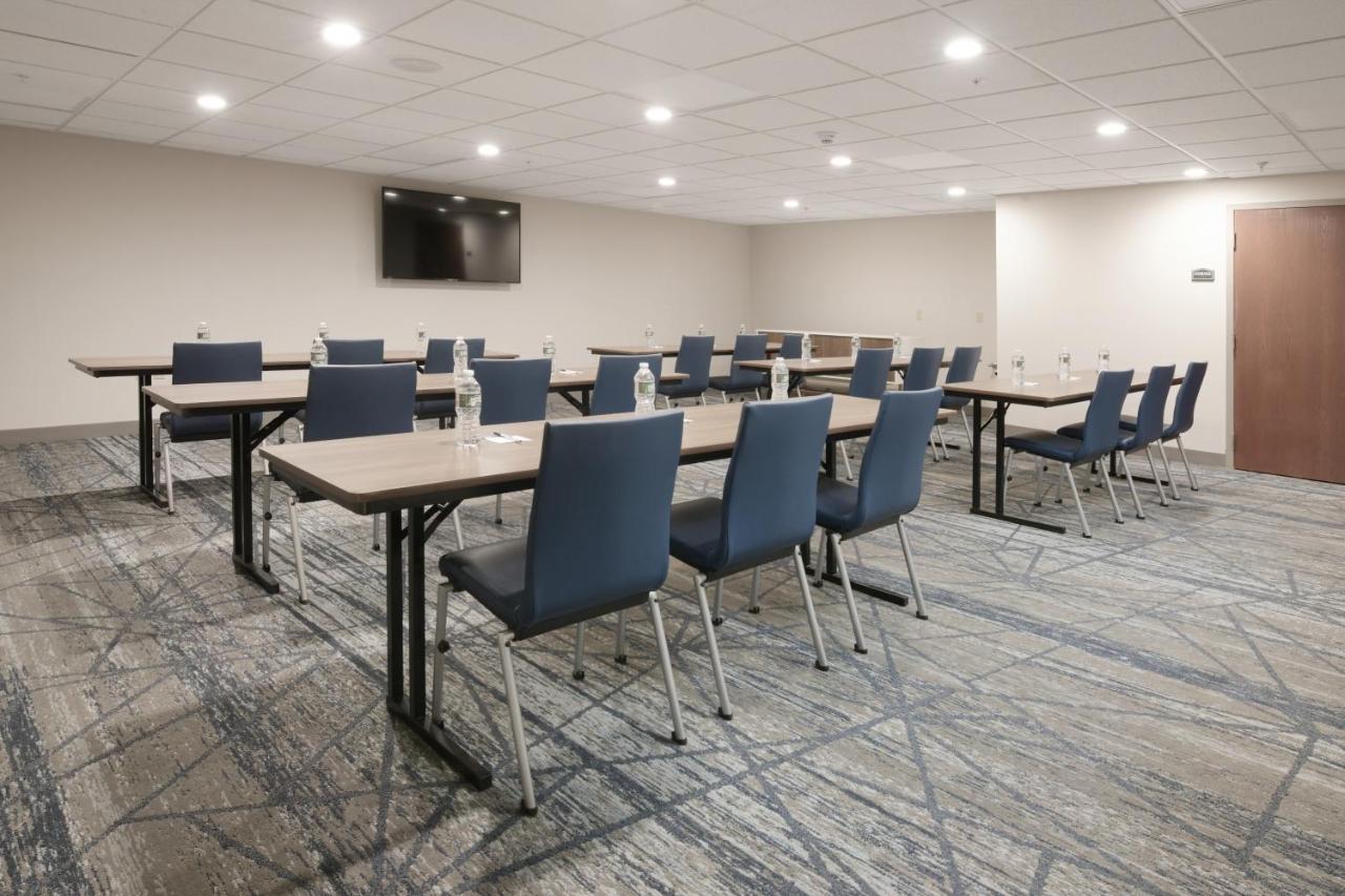 Holiday Inn Express & Suites - Williamstown - Glassboro By Ihg Exterior foto