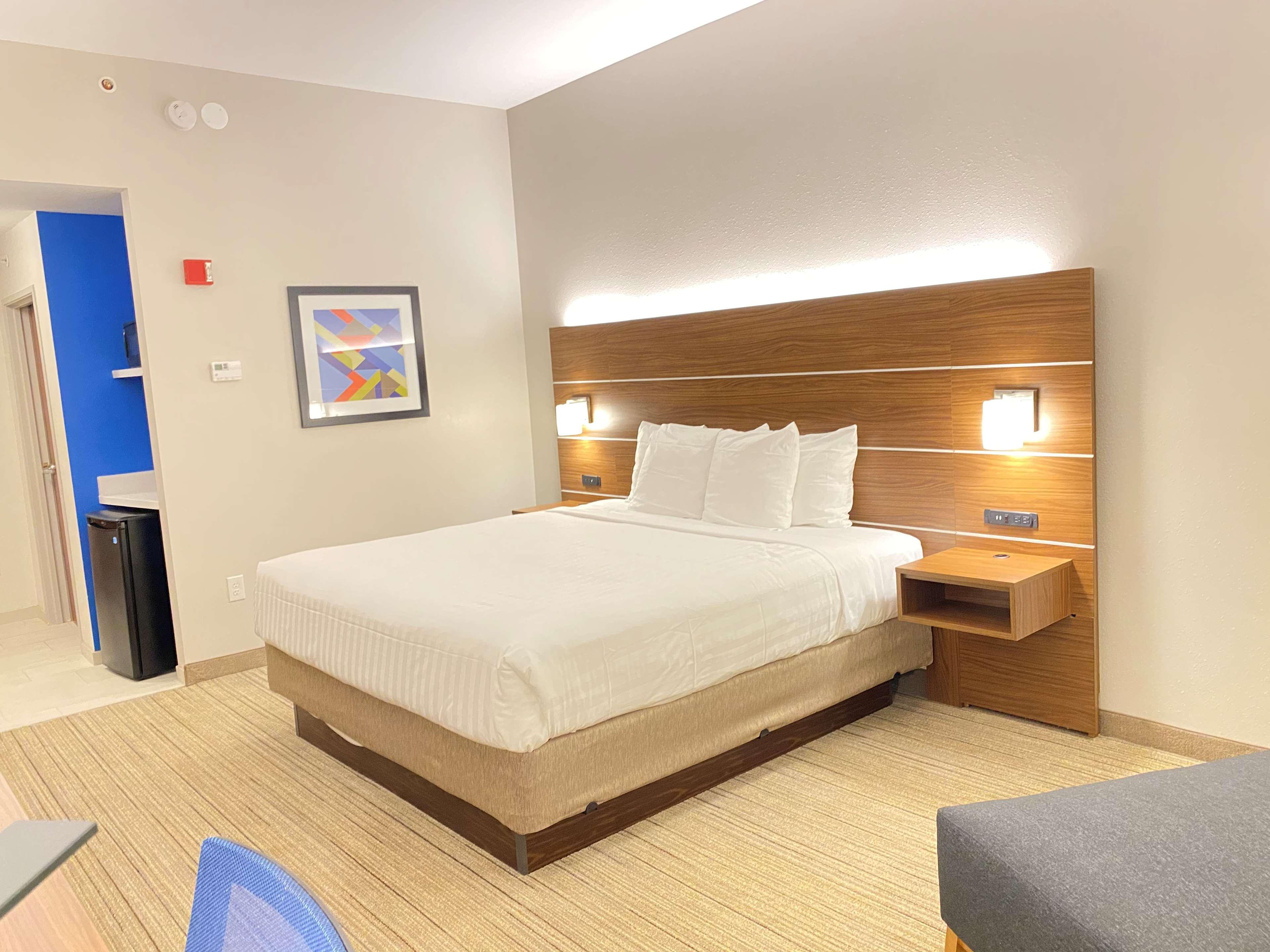 Holiday Inn Express & Suites - Williamstown - Glassboro By Ihg Exterior foto